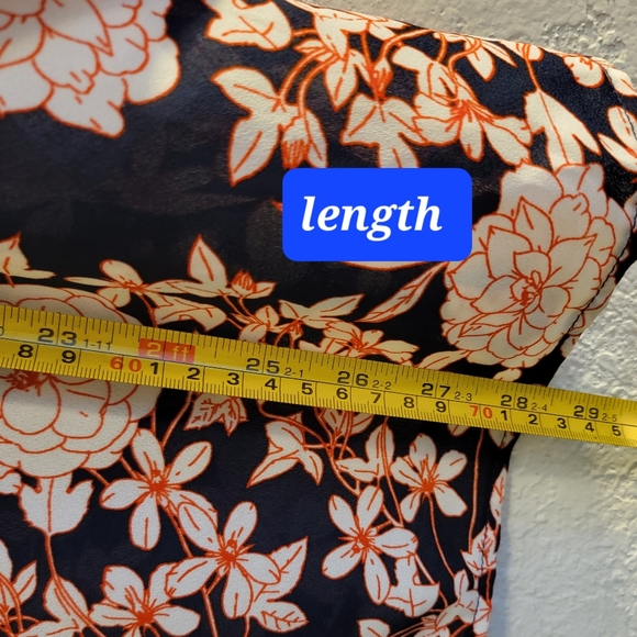 Banana Republic navy floral 3/4 sleeve semi sheer blouse - Picture 9 of 9